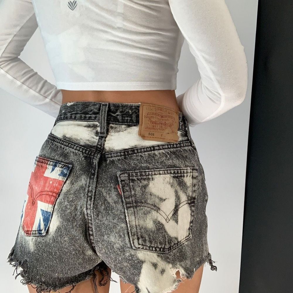 LEVI’s 501 reimagined by California laundry sz xs 26